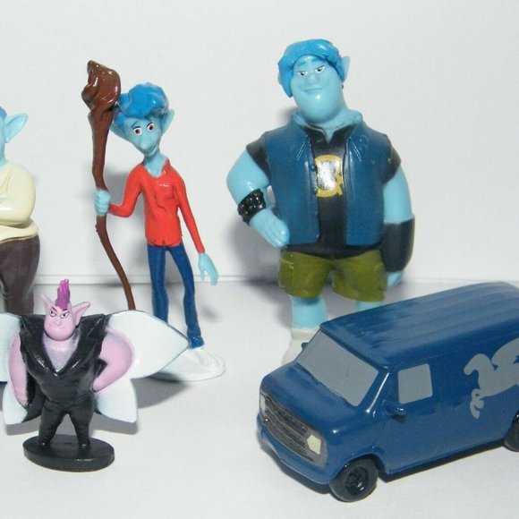 Disney Onward Movie Figure Set of 14 Toy Kit with 10 Figures, 4 Fun Stickers - Picture 4 of 7